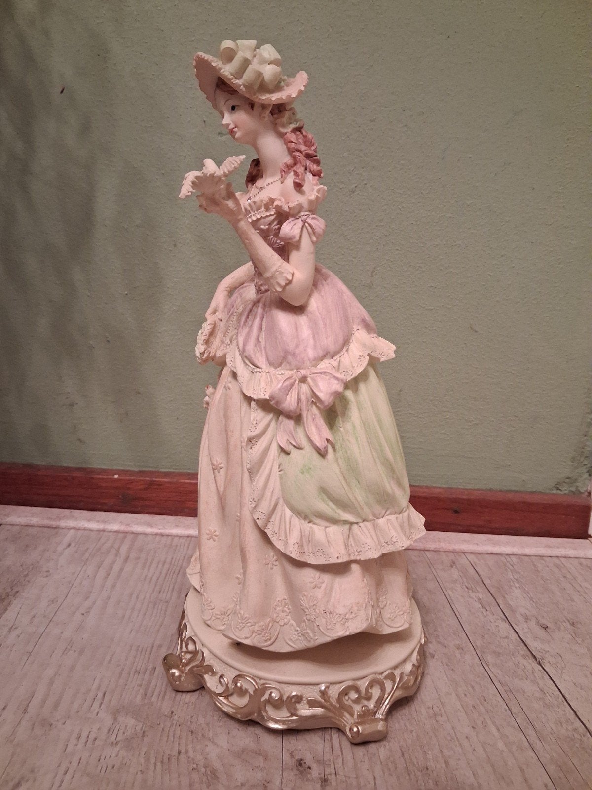Elegante Victoriaanse Dame Beeldje, Verzamelen, Ophalen of Verzenden, Zo goed als nieuw, Mens