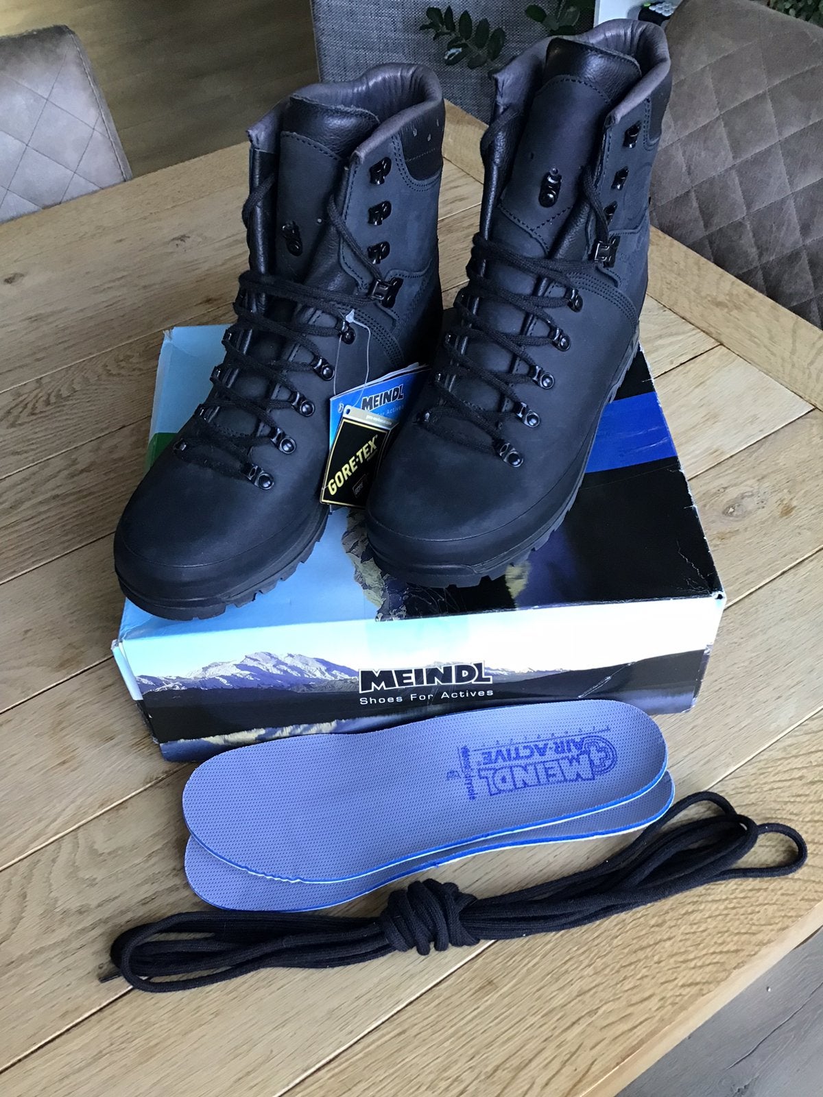 Meindl Island M2 wandelschoenen 285M = maat 44 NIEUW IN DOOS, Ophalen of Verzenden, Nieuw, Schoenen