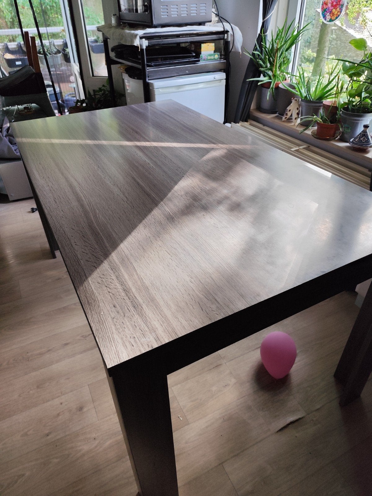 Foto 9 van Uitschuifbare eettafel - Grijs houtnerf - Zo goed als nieuw