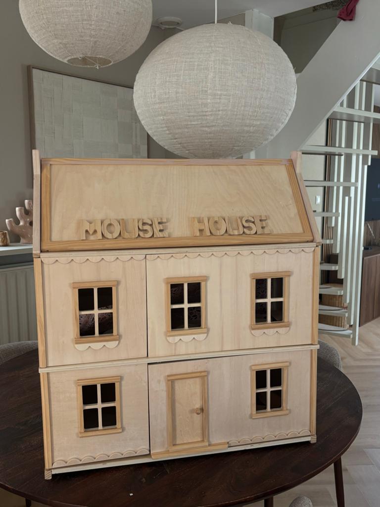 Mooi Petit Amélie poppenhuis met behangrol, Ophalen of Verzenden, Zo goed als nieuw, Poppenhuis