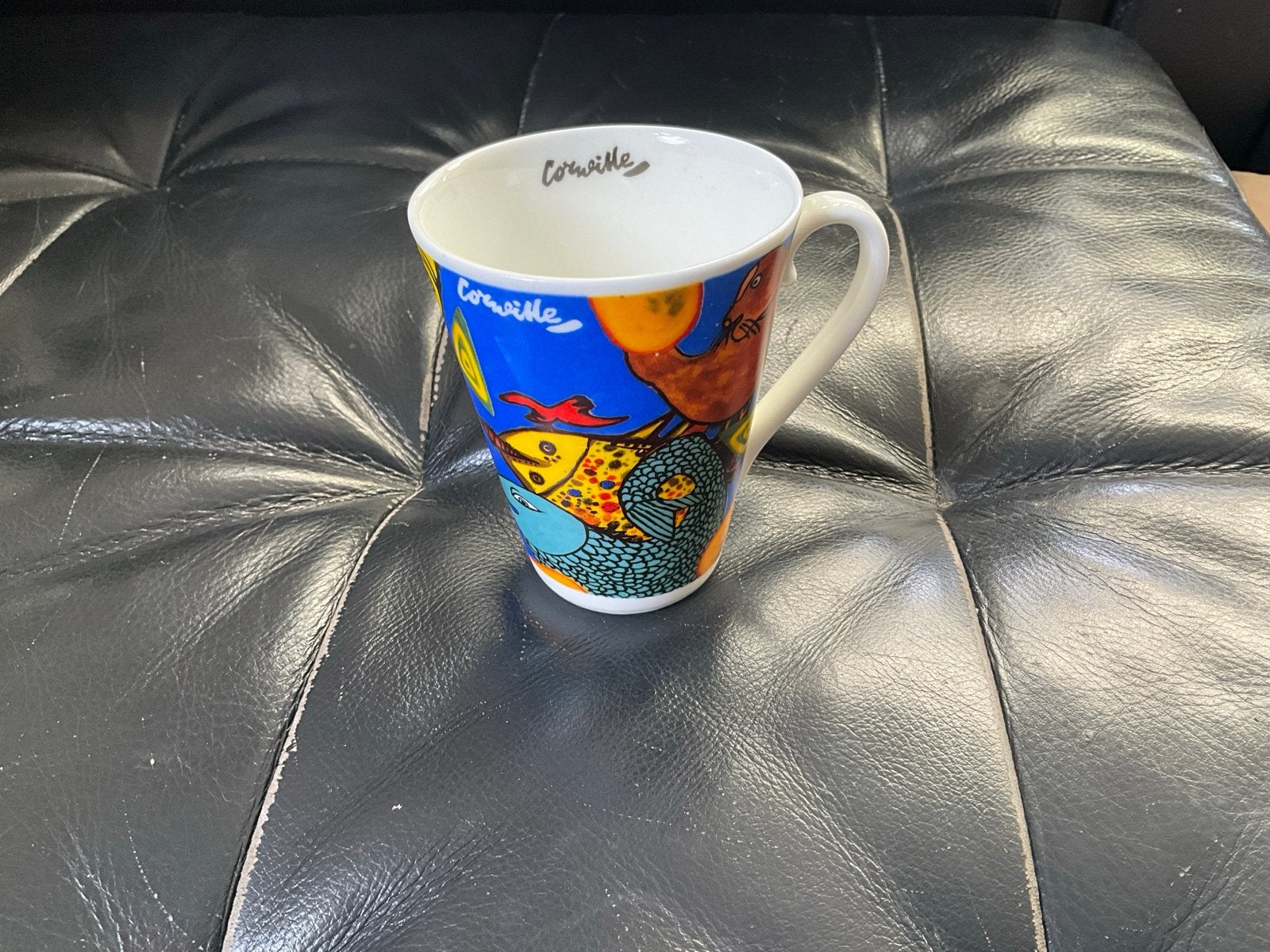 Corneille Fine Bone China Mok met kleurrijke vissen, Huis en Inrichting, Overige merken, Zo goed als nieuw, Modern, Porselein