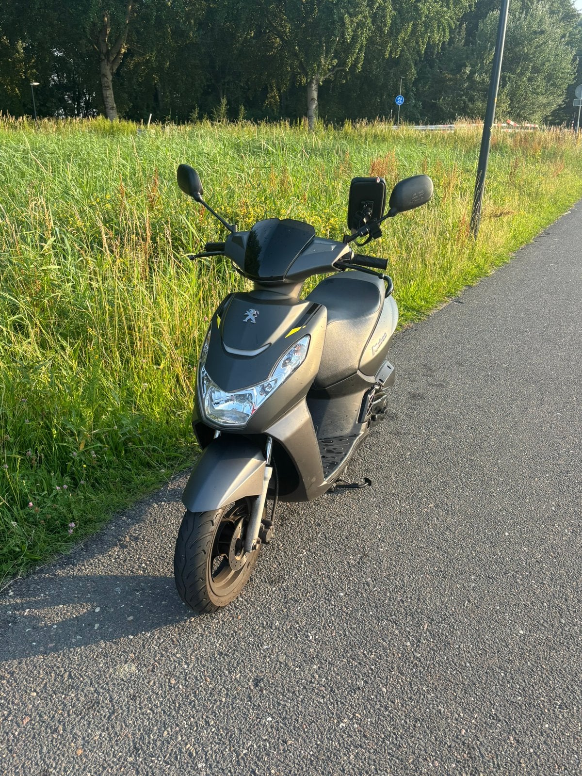 Peugeot Kisbee 2020, Fietsen en Brommers, Scooters | Peugeot, Ophalen, Zo goed als nieuw, Benzine, Overige modellen