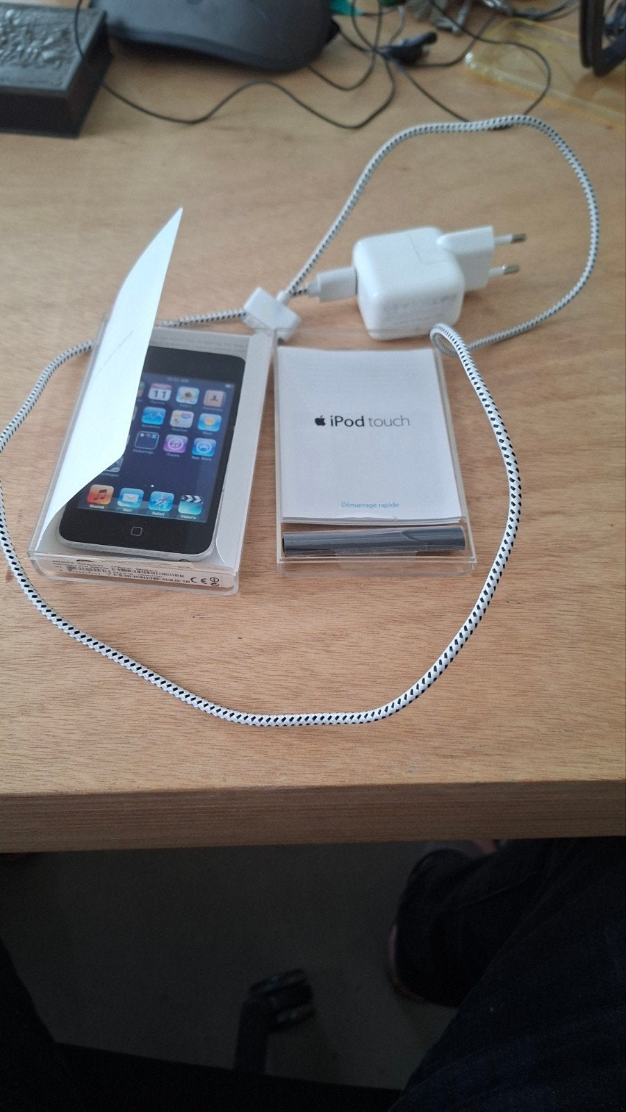 Ipod touch 8GB 2nd + oplader + snoer, Audio, Tv en Foto, Ophalen of Verzenden, Touch, 2 tot 10 GB