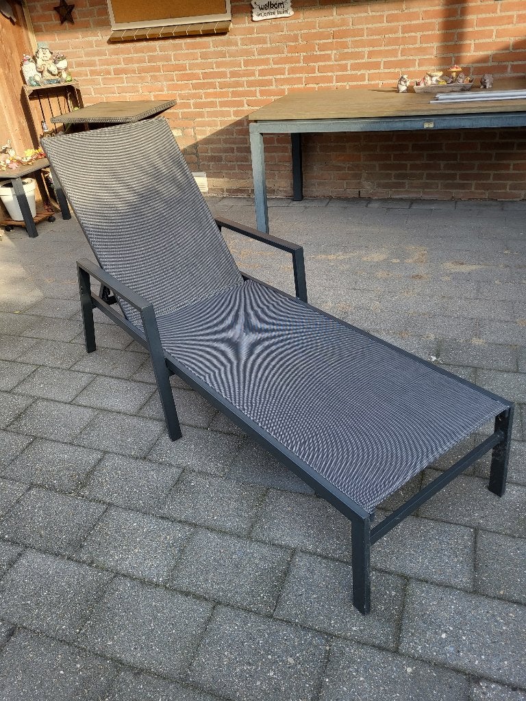 Te koop een Ligbed, Tuin en Terras, Ophalen, Zo goed als nieuw, Aluminium, Verstelbaar