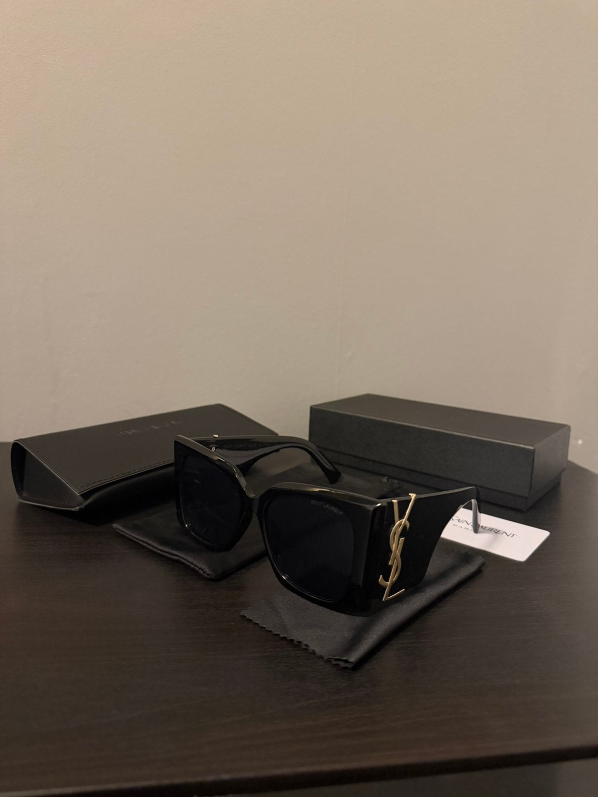 Ysl saint laurent zonnebril, Sieraden, Tassen en Uiterlijk, Zonnebrillen en Brillen | Dames, Ophalen of Verzenden, Zo goed als nieuw