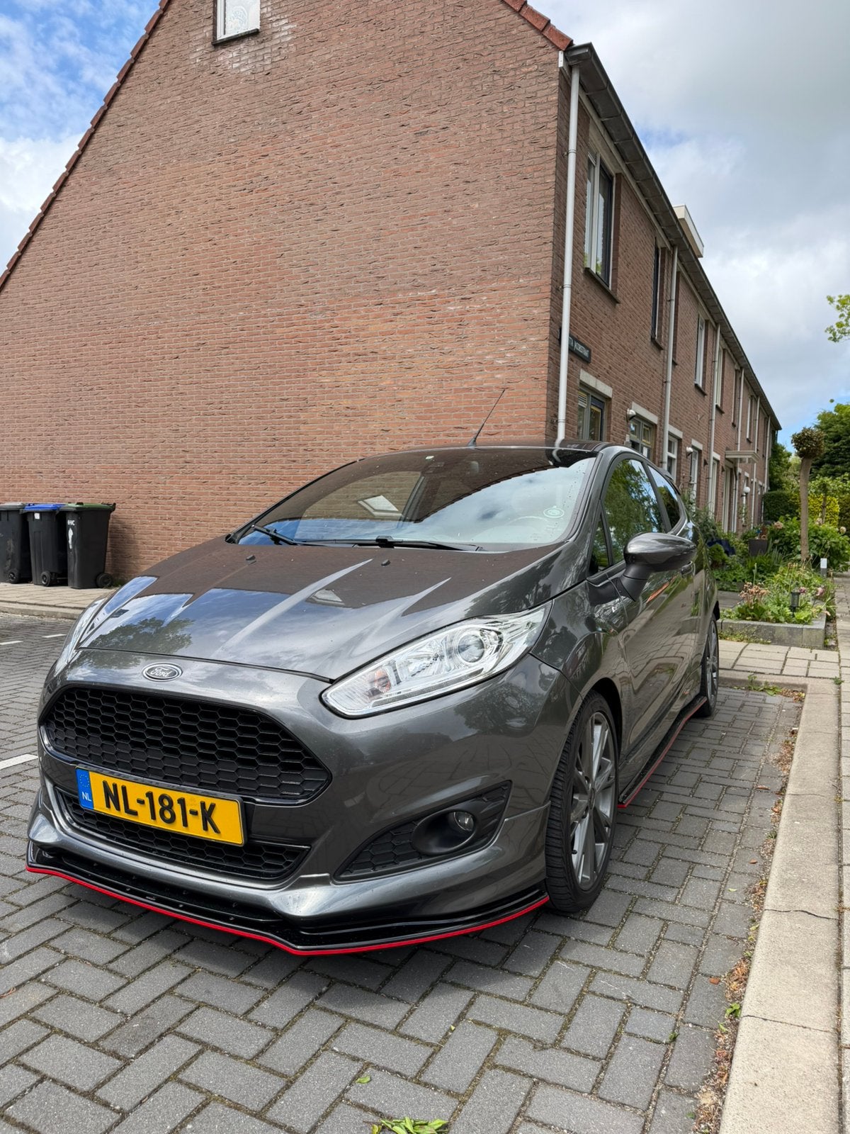 Ford Fiësta 1.0 92KW/125PK 3D 2017 Grijs, Auto's, Ford, Voorwielaandrijving, 125 pk, 40 €/maand, Zwart