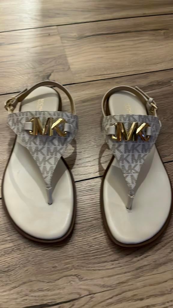 Michael Kors slippers, Kleding | Dames, Beige, Zo goed als nieuw, Ophalen, Slippers