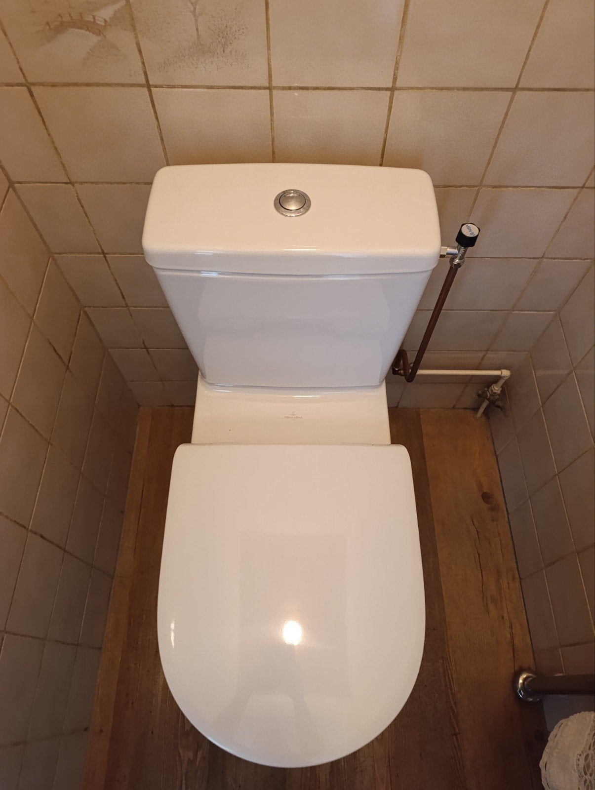 Villeroy & Boch staand toilet met stortbak, Ophalen, Zo goed als nieuw, Toilet