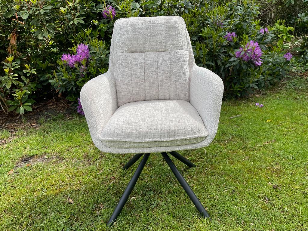 Eetstoel 180 auto return Cremona 18 Cinamon nu actie prijs, Ophalen of Verzenden, Gebruikt, Stof, Vijf, Zes of meer stoelen