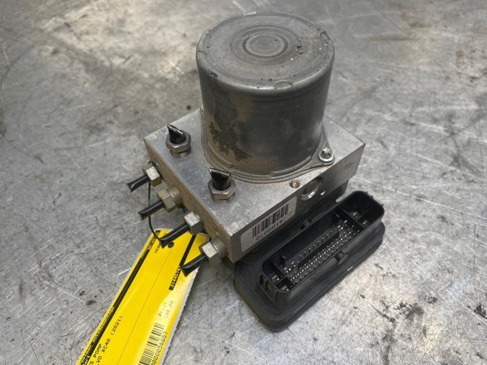 ABS Pomp van een Volvo XC40, Gebruikt, -, -, Ophalen of Verzenden