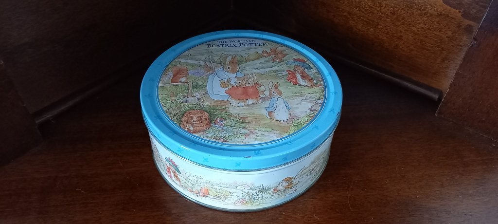 Vintage Peter Rabbit koekblik - The World of Beatrix Potter, Verzamelen, Blikken, Ophalen of Verzenden, Gebruikt, Koek(jes), Overige merken