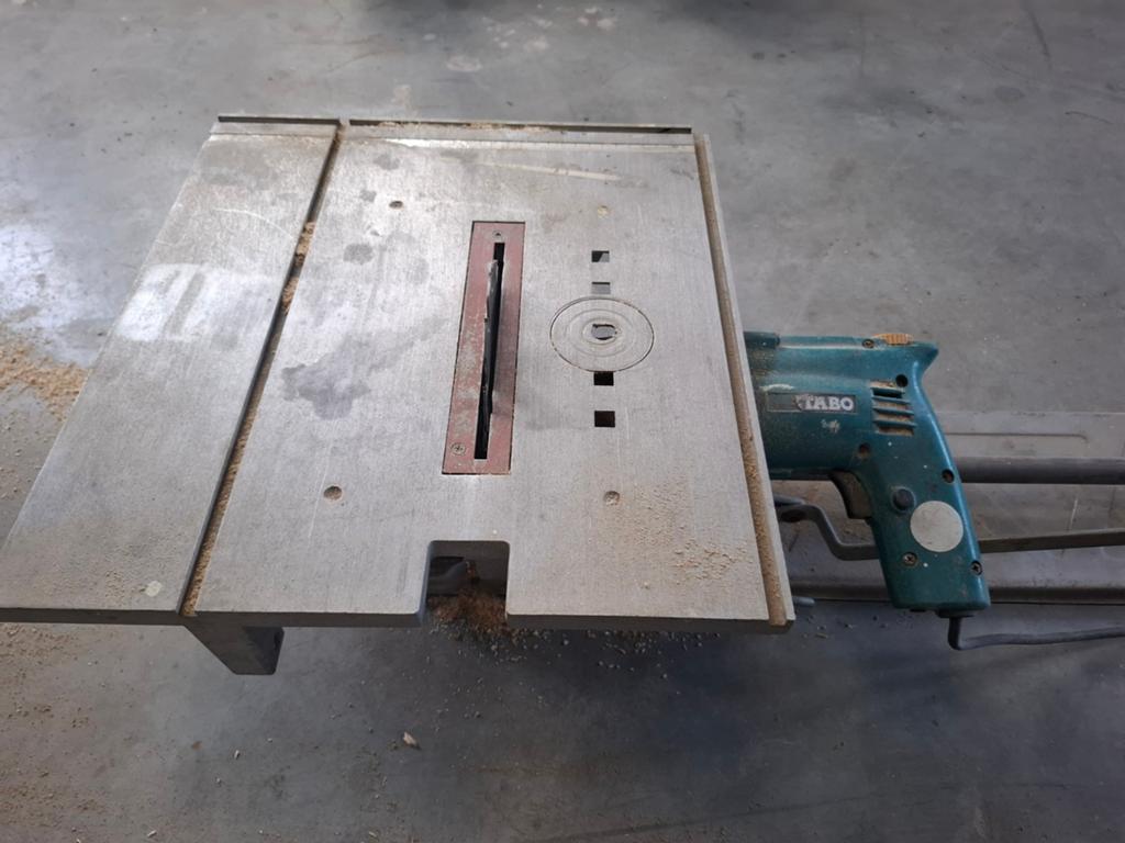 Metabo Cirkelzaag met Zaagtafel - Gebruikt, Doe-het-zelf en Verbouw, Ophalen, Gebruikt, Cirkelzaag, 600 tot 1200 watt