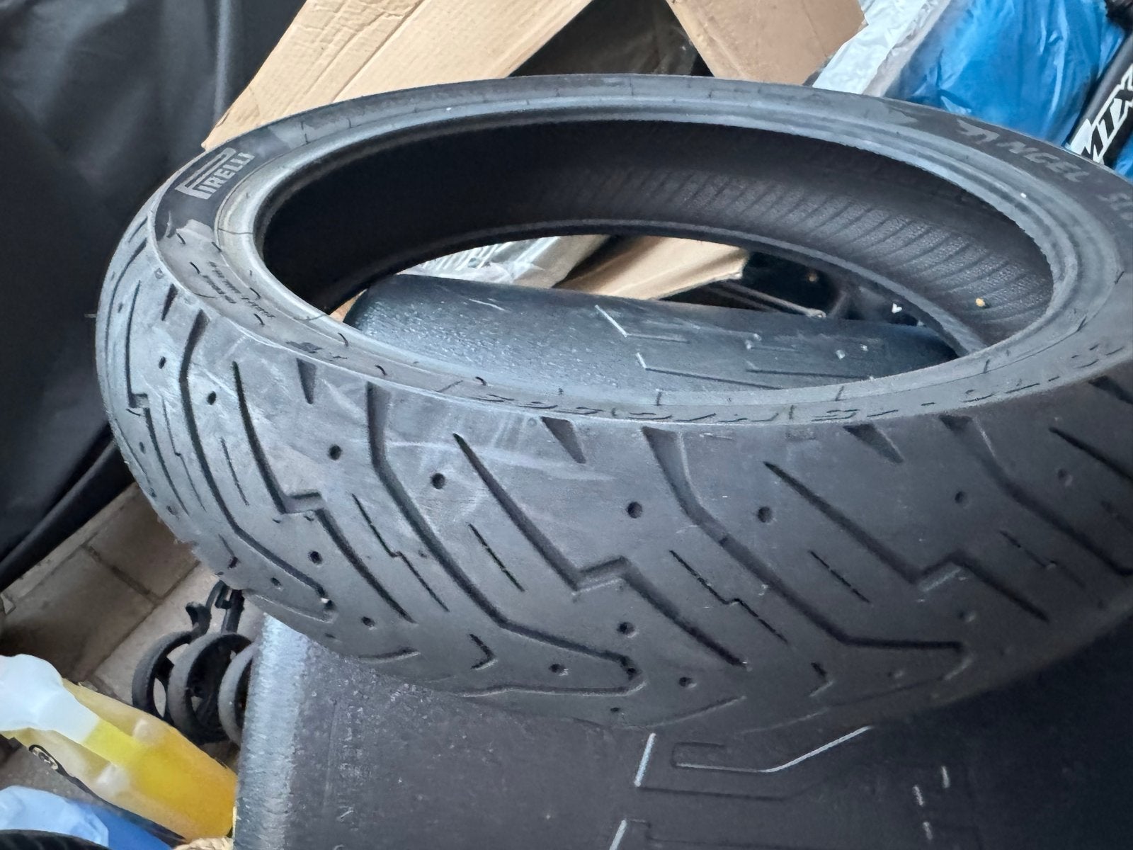 Pirelli Angel Scooter band voor BMW C400X motorscooter, Motoren, Ophalen, Gebruikt