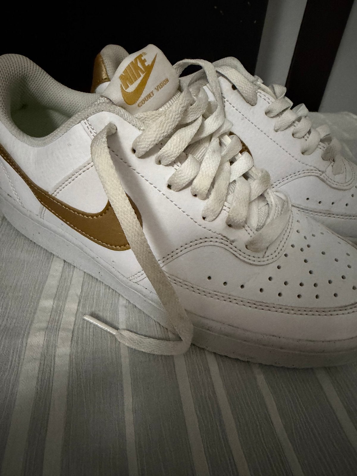 Nike Court Vision Low sneakers wit/goud - Maat 39, Ophalen of Verzenden, Gedragen, Wit, Sneakers of Gympen