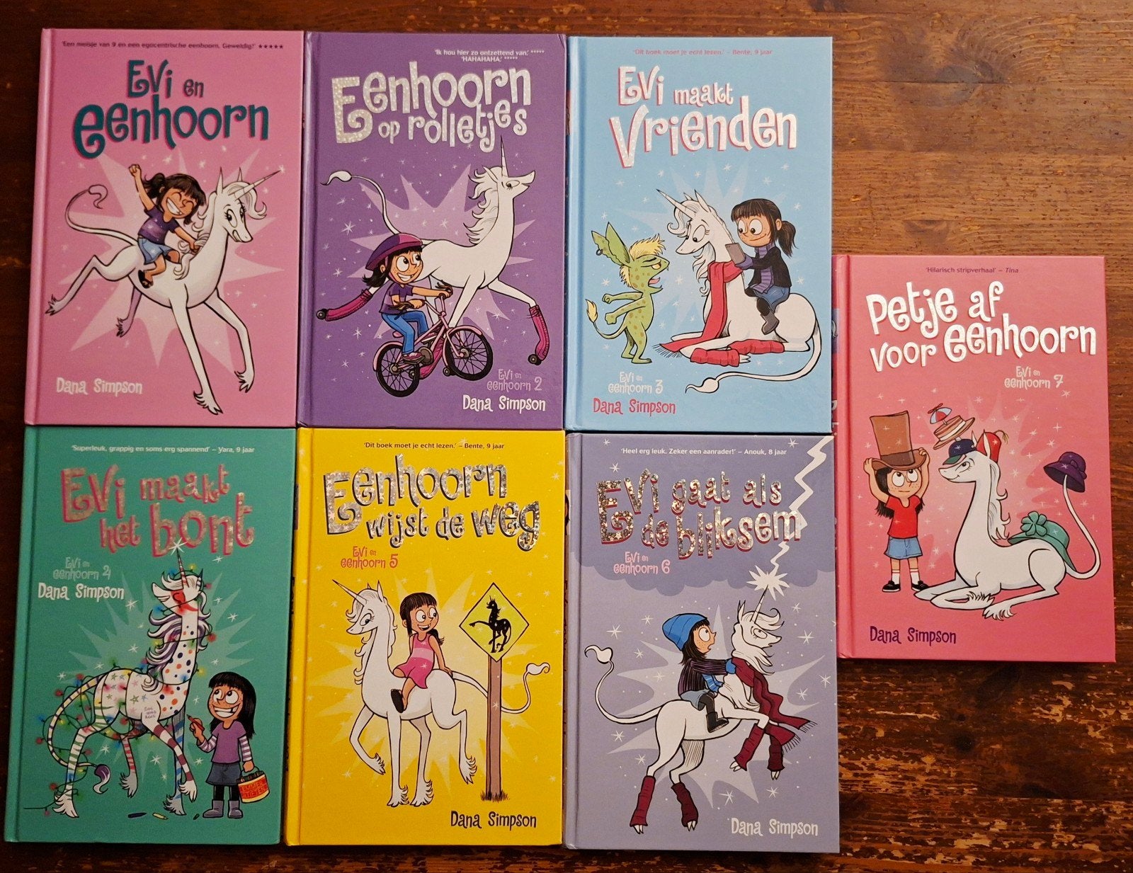 Evi en Eenhoorn, deel 1 tot en met 7, Fictie algemeen, Dana Simpson, Ophalen of Verzenden, Zo goed als nieuw