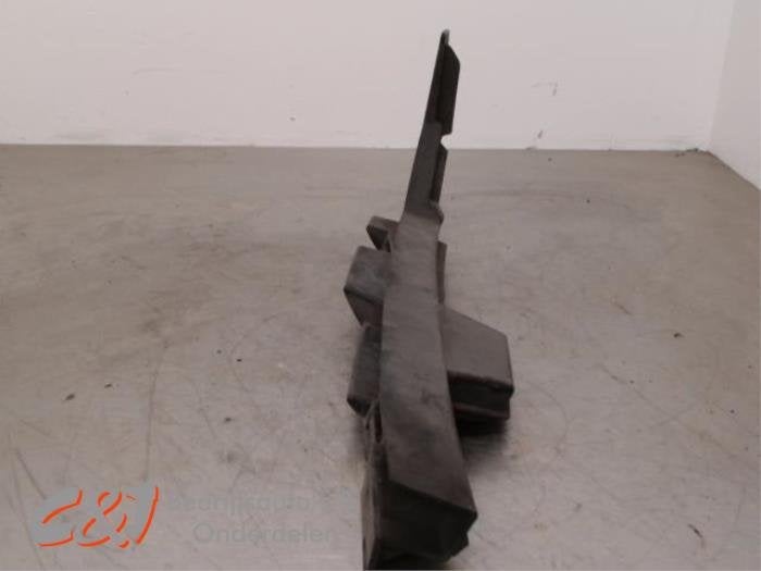 Grille van een Opel Vivaro, Gebruikt, -, -, Opel