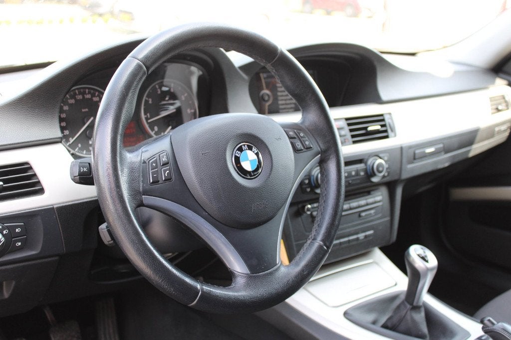BMW 3-serie Touring 318i Business Line, Distrb. Ketting verv, Euro 5, Zwart, Zwart, Origineel Nederlands