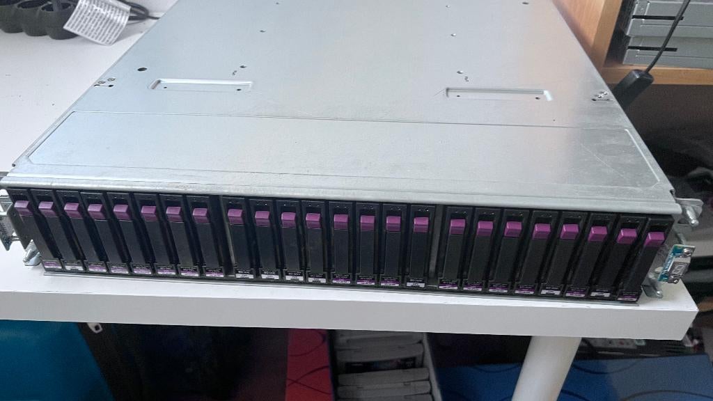 HP StorageWorks MSA 2040 enterprise SAN te koop, Computers en Software, Servers, Refurbished, Onbekend, Hot swappable onderdelen