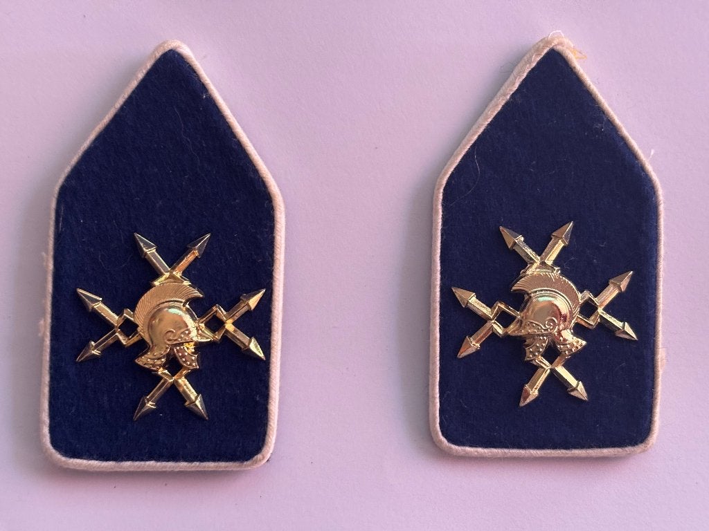 Set kraag emblemen verbindingen, Verzamelen, Verzenden, Landmacht, Nederland, Kleding of Schoenen