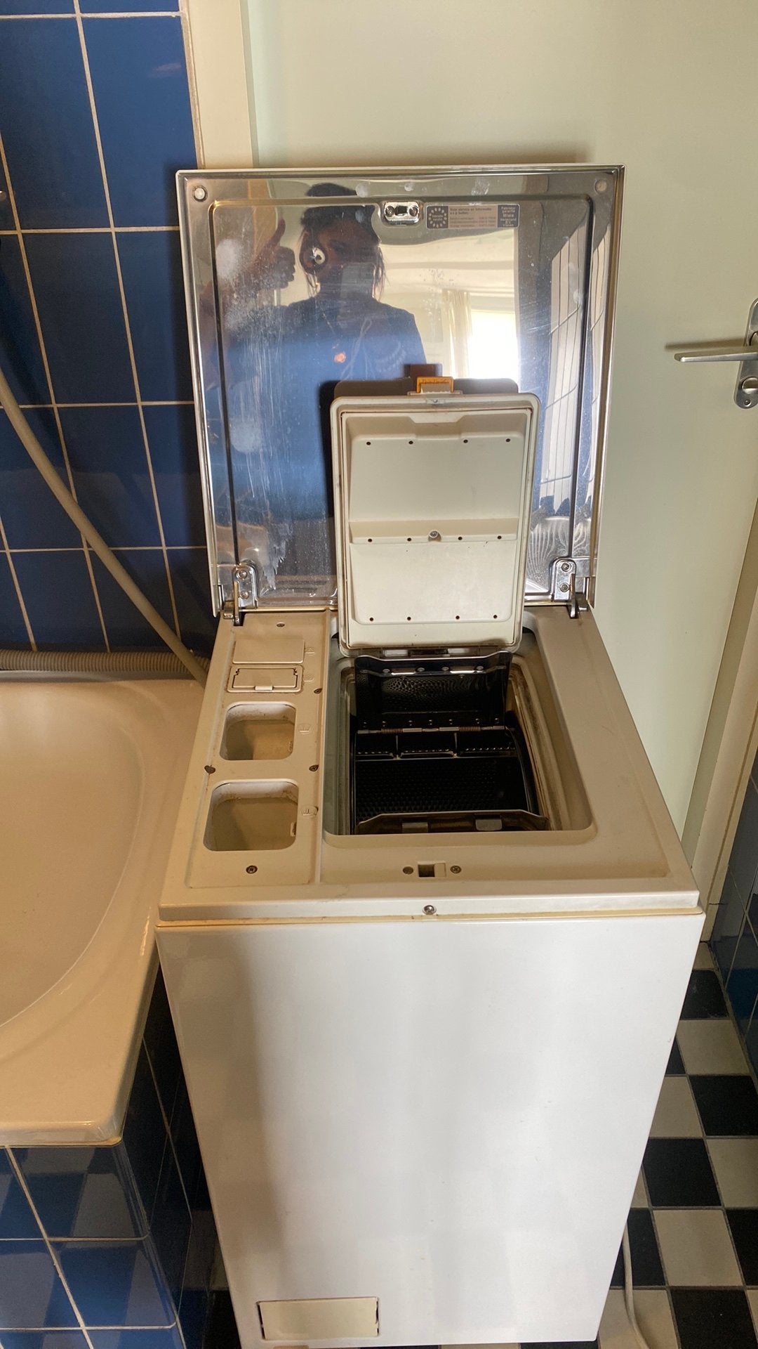 Wasmachine met noven lader. Miele, Ophalen, Zo goed als nieuw