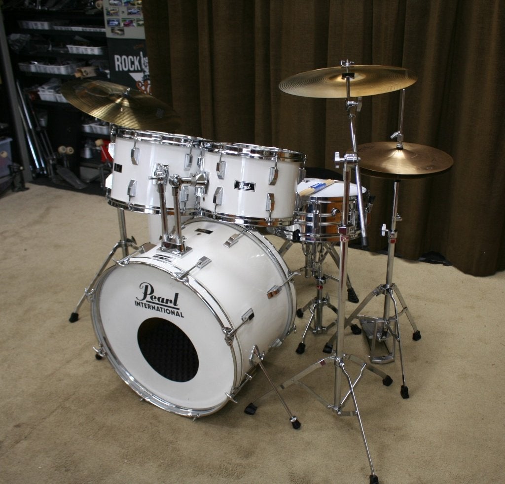 drumstel: pearl international white 22/12/13/16/14/s bekkens, Muziek en Instrumenten, Drumstellen en Slagwerk, Ophalen, Jouwdrumstel@gmail.com