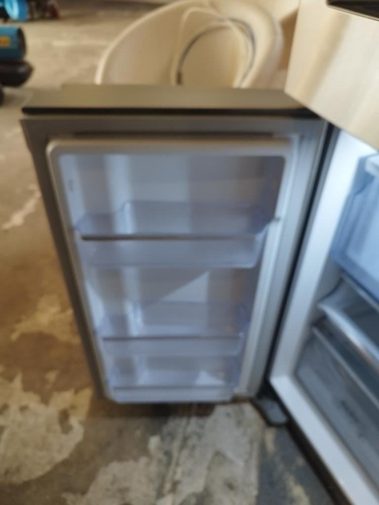 Amerikaanse koelkast met vriesvakken SAMSUNG 6maanden noud, Witgoed en Apparatuur, 200 liter of meer, 60 cm of meer, Met aparte vriezer