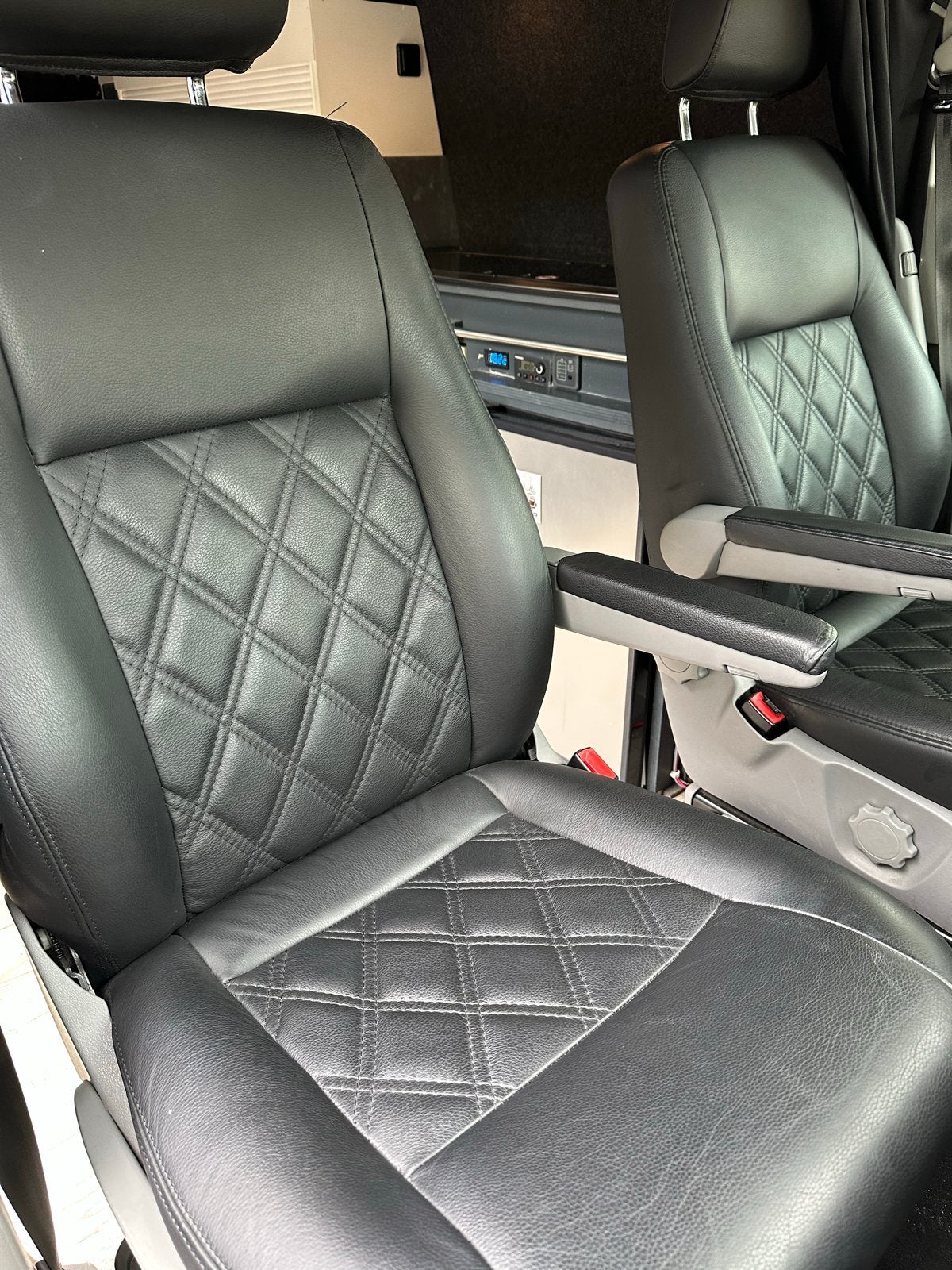 Foto 7 van Volkswagen T5 camper Automaat
