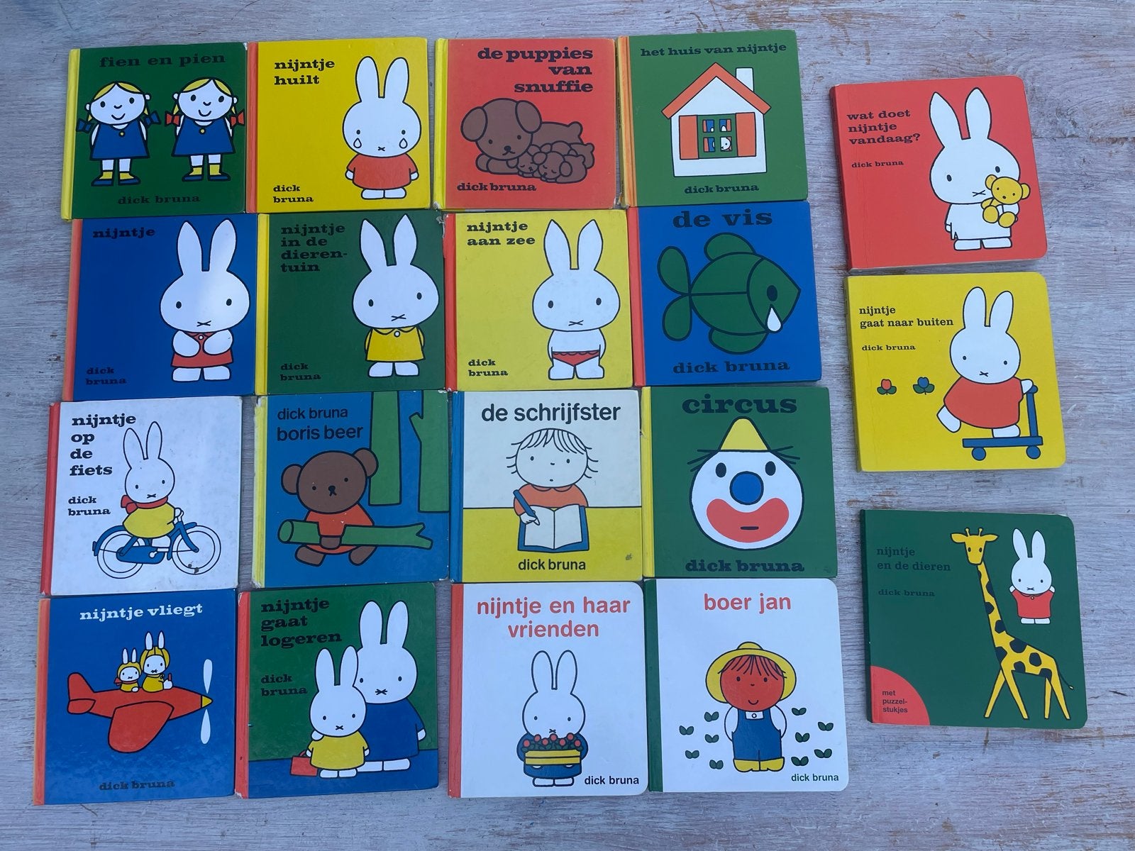 19 Nijntje boekjes - Dick Bruna collectie, Fictie algemeen, Jongen of Meisje, Voorleesboek, 4 jaar