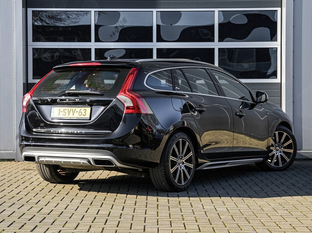 Volvo V60 2.4 D6 AWD Plug-In Hybrid Summum | Leder | Schuifd, Auto's, Automaat, Zwart, Zwart, 11 kWh