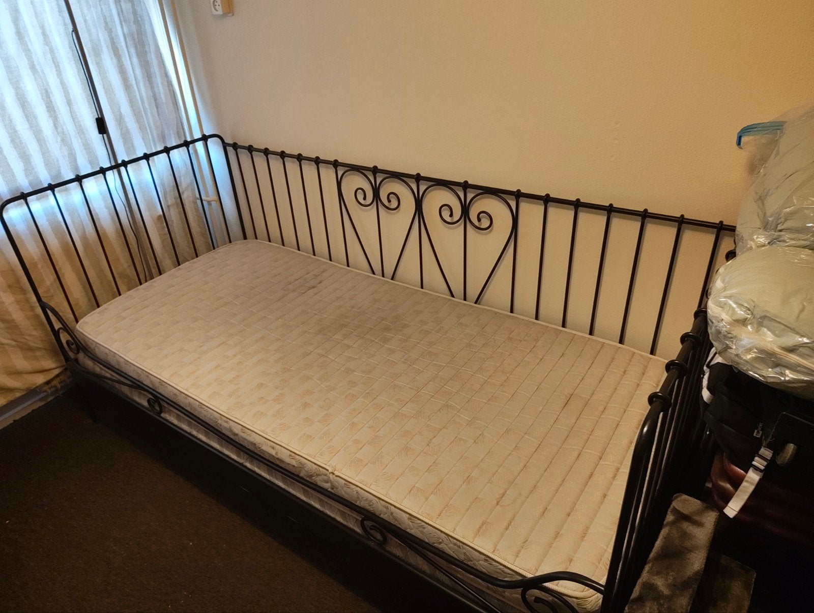 Stalen IKEA bed (MELDAL) + rugkussens (GRATIS zsm weg!), Ophalen, Gebruikt, 90 cm, Eenpersoons