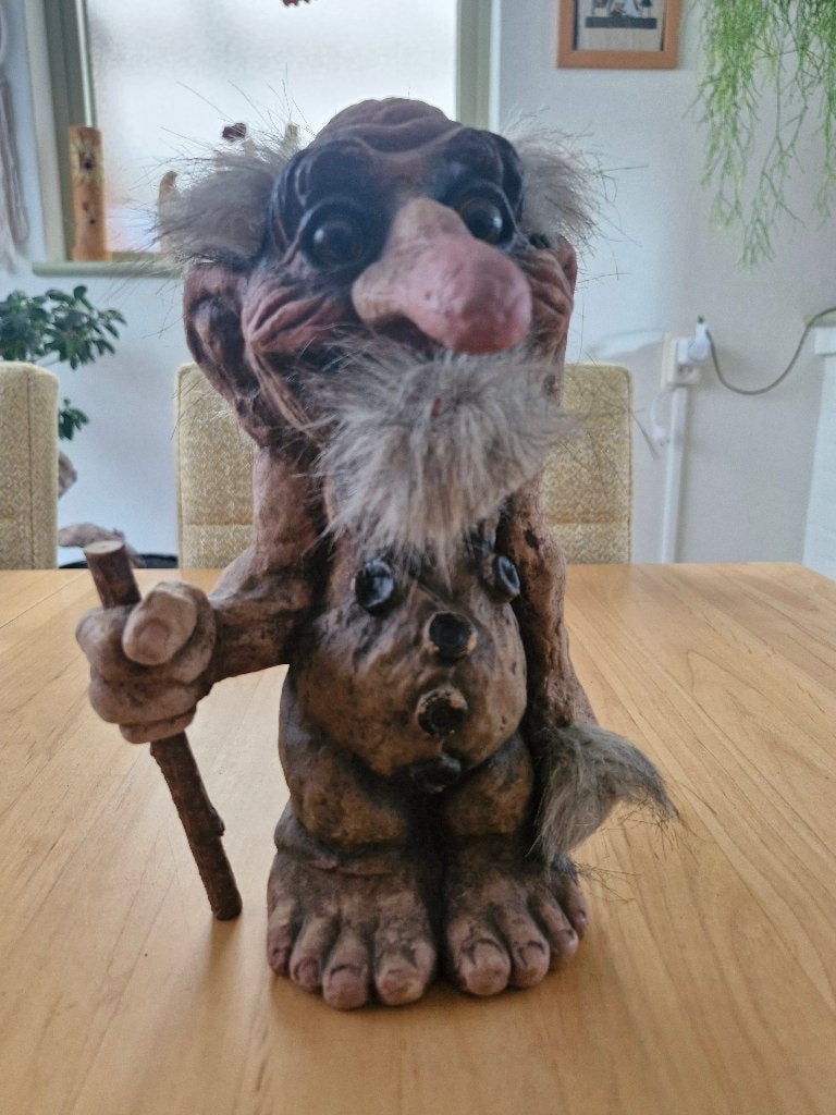 Noorse Troll handgemaakt, opa met wandelstok nr. 116, Ophalen of Verzenden, Zo goed als nieuw, Fantasy