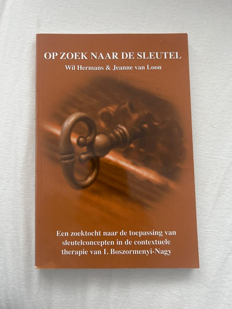 Op Zoek Naar De Sleutel - Contextuele Therapie, Ophalen of Verzenden, Zo goed als nieuw, Klinische psychologie