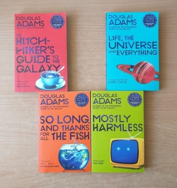 Douglas Adams - 4x Hitchhiker's Guide to the Galaxy, Ophalen of Verzenden, Gelezen, Douglas Adams