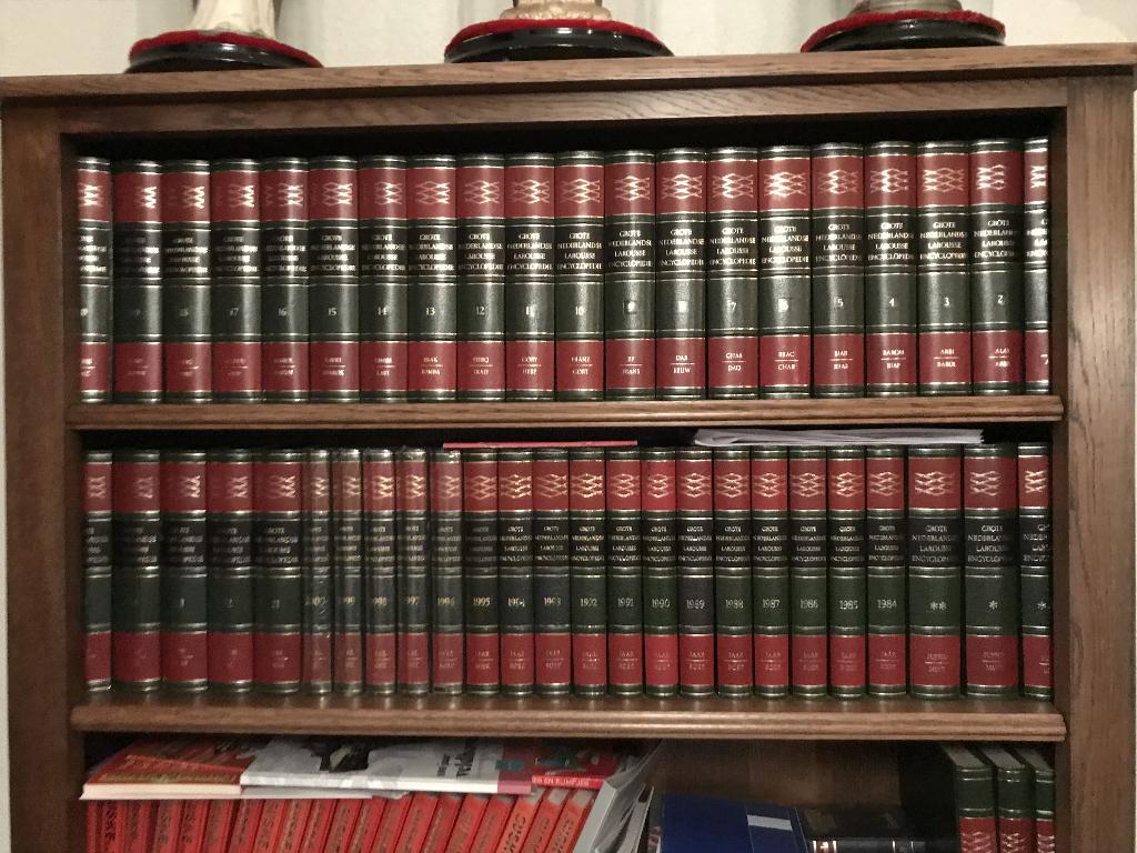 Grote Nederlandse Larousse Encyclopedie - 48 delen. Nieuw., Ophalen, Nieuw, Algemeen, Complete serie