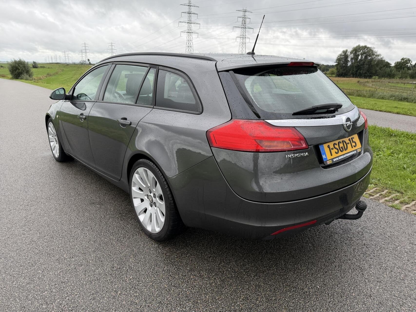 Opel Insignia Sports Tourer 1.6 Edition boekjes 19 inch, Auto's, Euro 5, Gebruikt, 4 cilinders, Met garantie (alle)