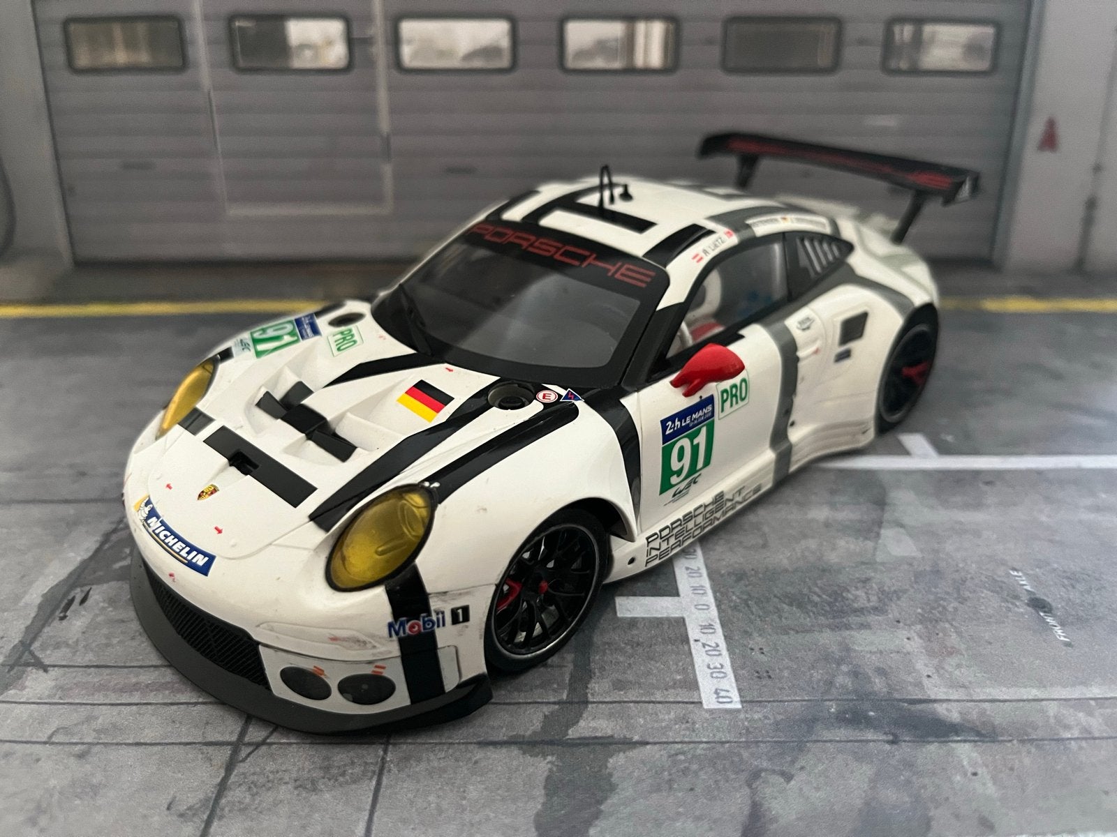 Scaleauto Porsche 991 RSR 1:24 - Raceklaar met extra's, Ophalen of Verzenden, Gebruikt, Auto