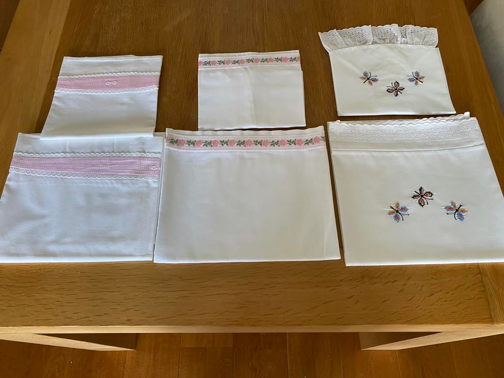 Vintage lakentjes en kussensloopjes voor wieg of ledikantje, Ophalen of Verzenden, Gebruikt, Wieg