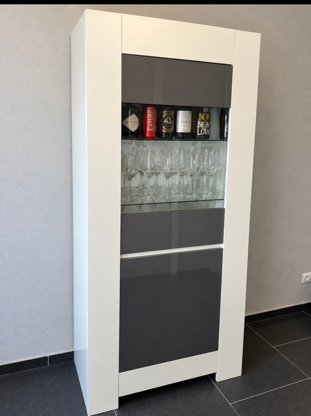 Moderne vitrinekast hoogglans wit/grijs – glas – 180 cm, Huis en Inrichting, Ophalen, 50 tot 100 cm, Modern, 150 tot 200 cm