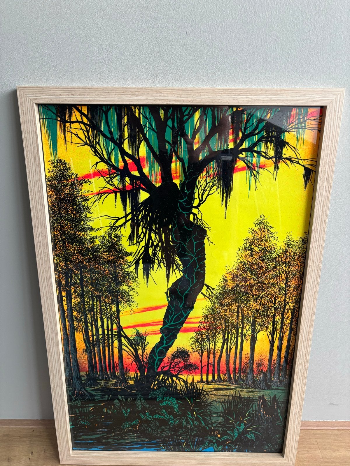 Vrouw/boom velours poster 85x55cm ingelijst - Neon Kleuren, Ophalen