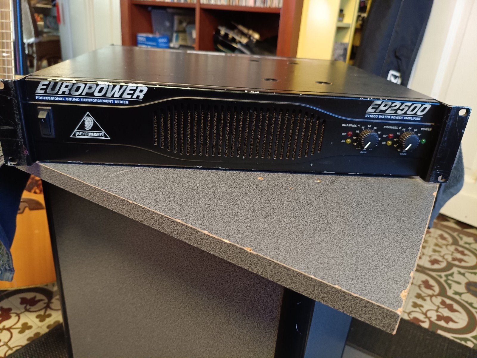 Behringer Europower EP2500 Eindversterker, Ophalen, Gebruikt, 1000 watt of meer, P.A.