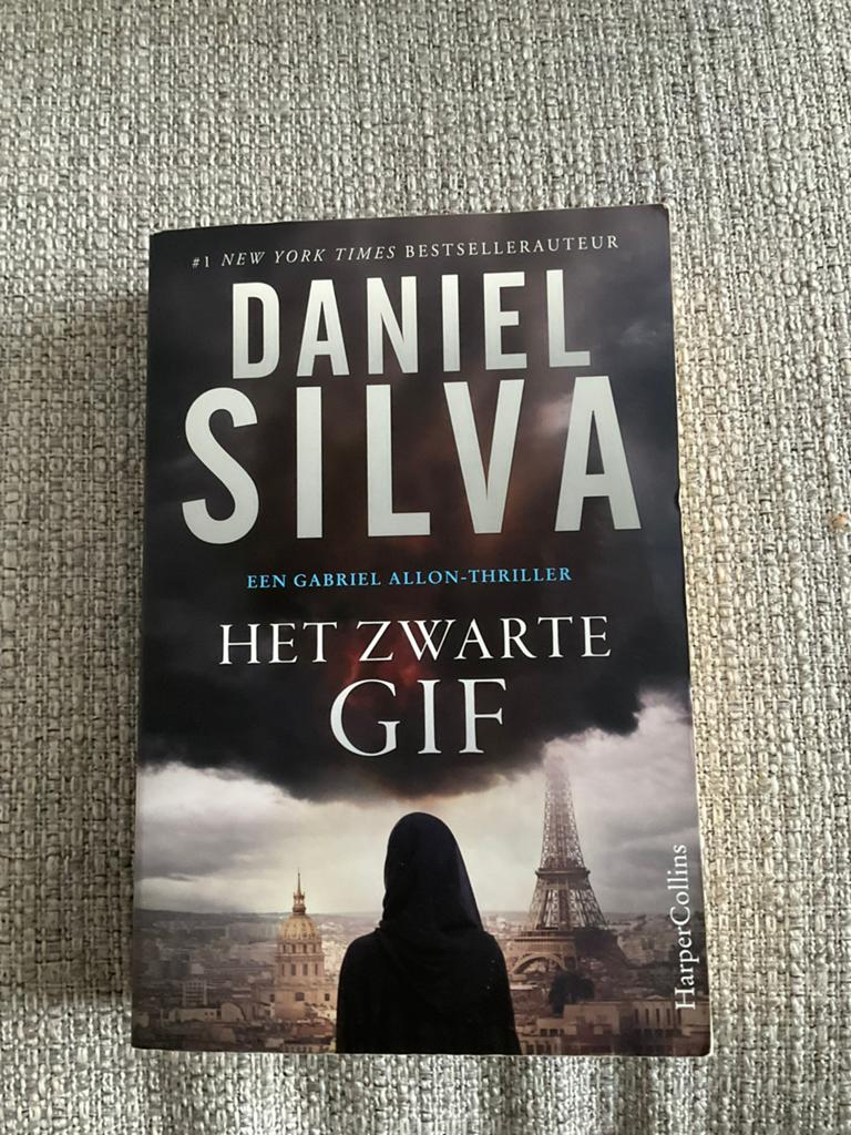 Daniel Silva - Het zwarte gif, Ophalen of Verzenden, Zo goed als nieuw, Daniel Silva