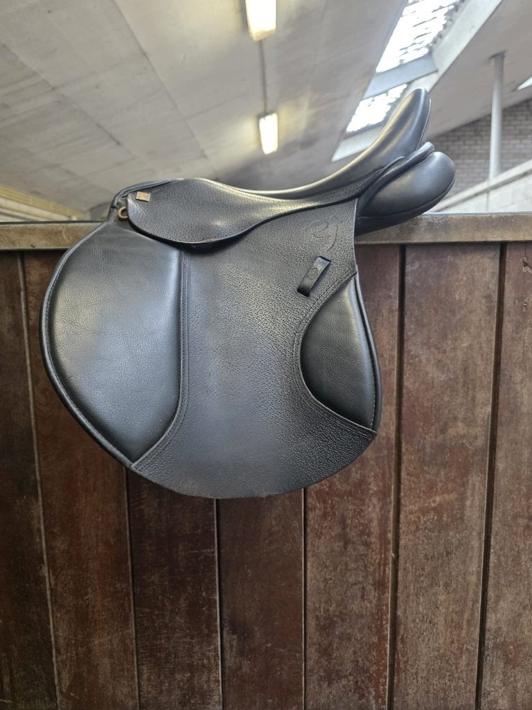 meerdere zadels te koop, Dieren en Toebehoren, Paarden en Pony's | Zadels, Ophalen of Verzenden, Zo goed als nieuw, Dressuur