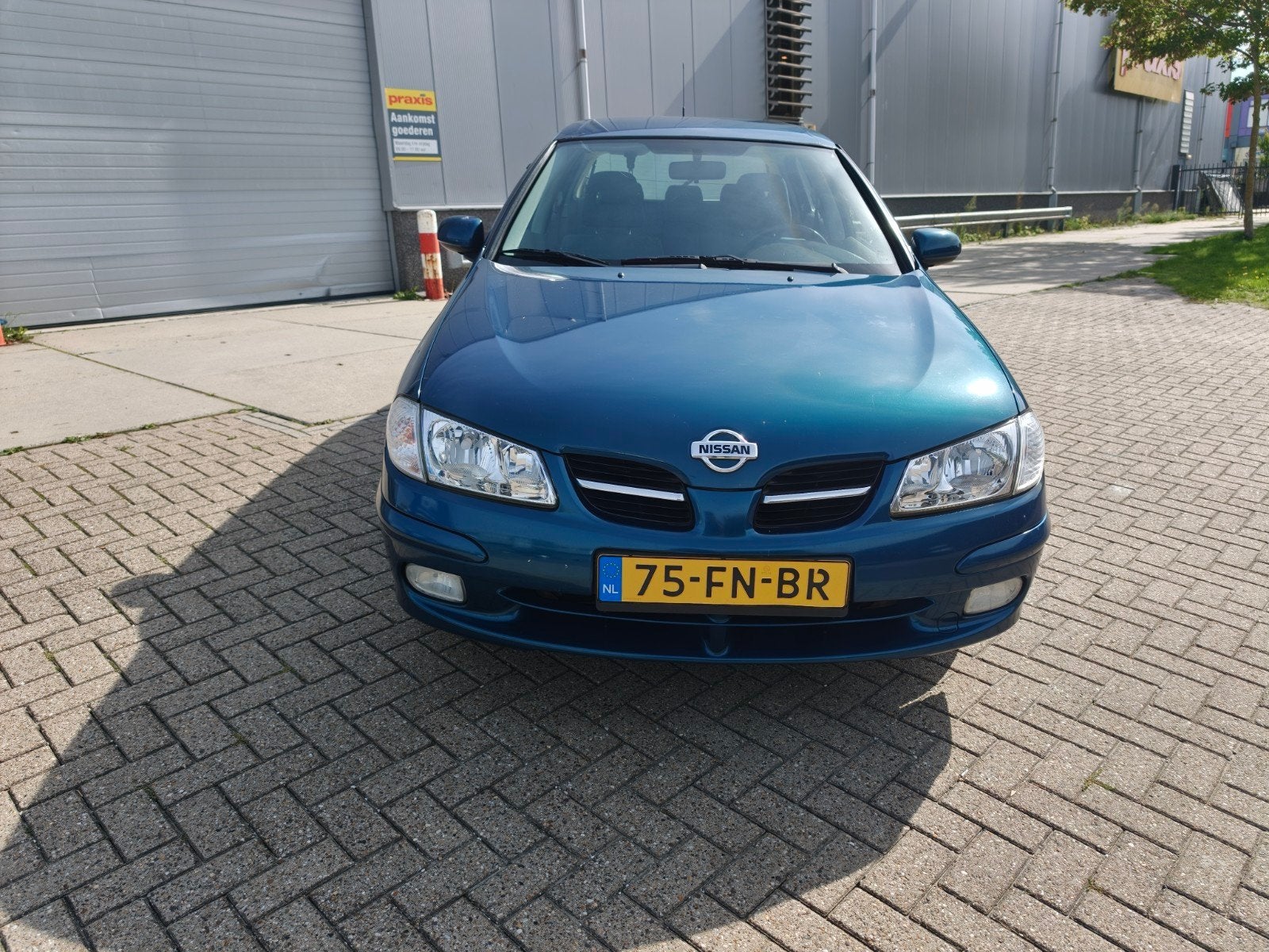 Nissan Almera 1.5 BJ 2000 airco nap sport velgen 5 deurs, Auto's, Dealer onderhouden, 1498 cc, 4 cilinders, Elektrische ramen