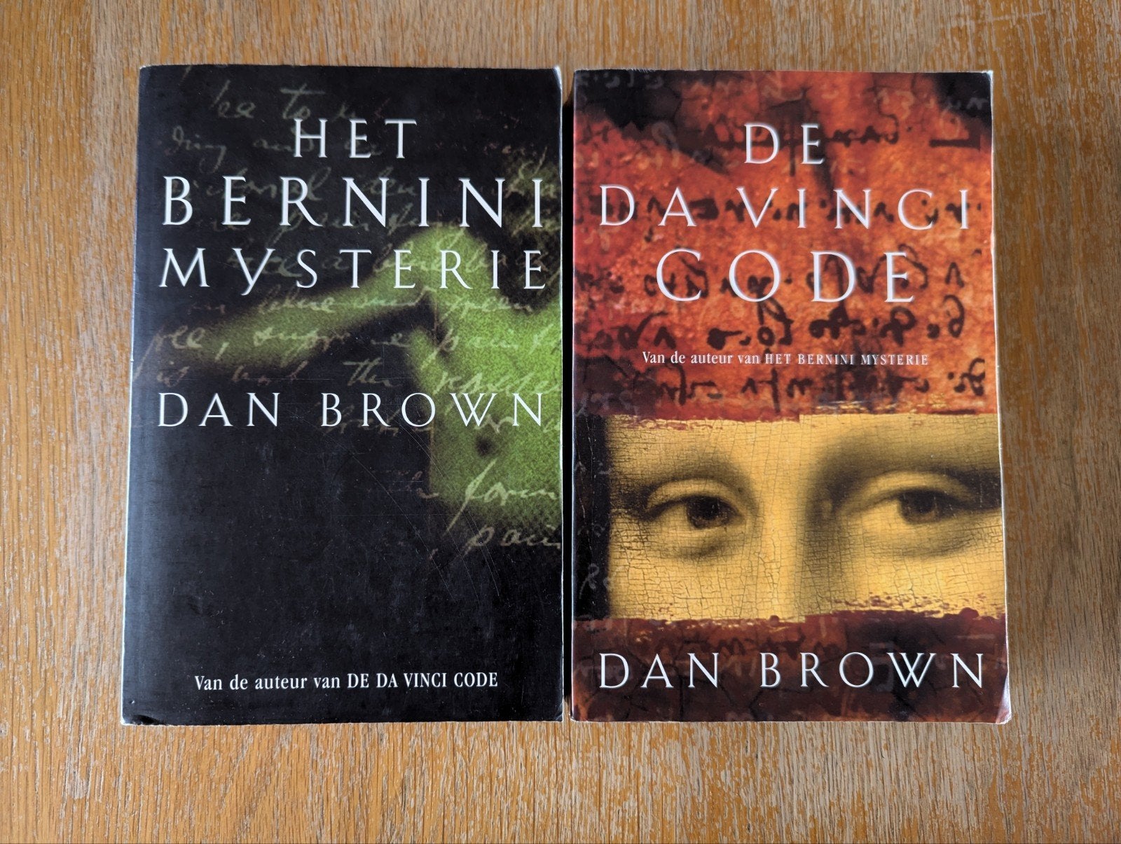 2 x Dan Brown. De Da Vinci Code en Het Bernini Mysterie.IZGS, Boeken, Ophalen of Verzenden, Gelezen
