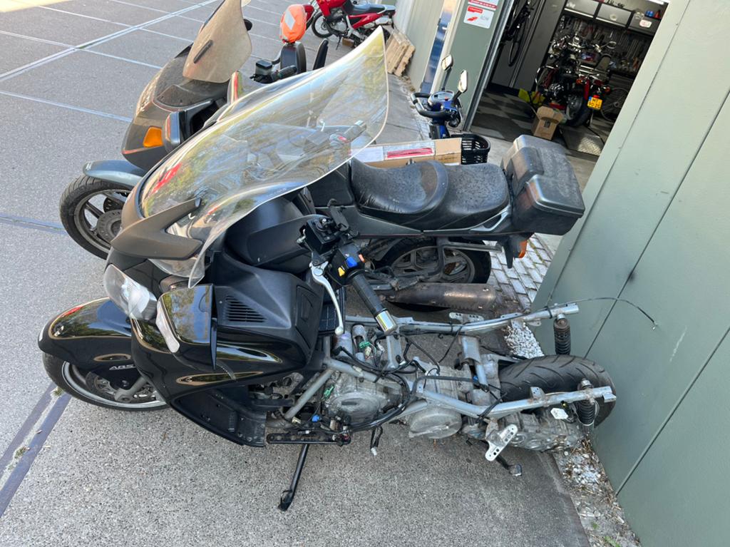 Suzuki burgman 650 voor onderdelen of opmaak., Motoren, Ophalen, Gebruikt