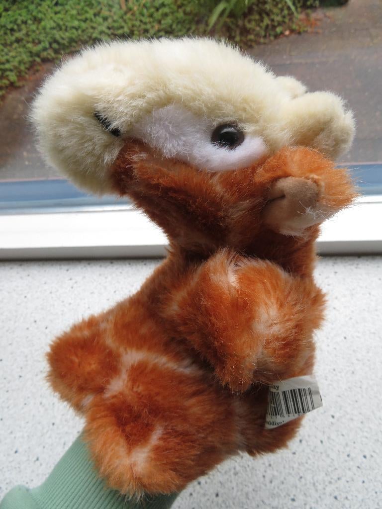Handpop giraffe of giraf pluche dealdisplay meet ca 30 cm, Giraf, Ophalen of Verzenden, Middelgroot (20 tot 80 cm), Bruin