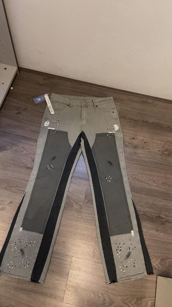 Flared broek met verfspatten en strepen, Maat 38/40 (M), Nieuw, Ophalen of Verzenden, Lang