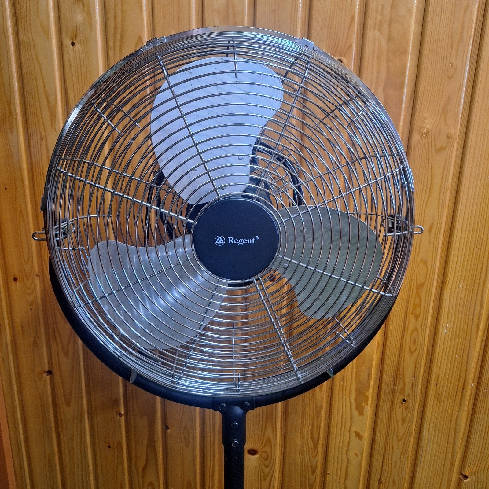 ventilator op statief  130 w  met 3 standen zeer krachtig, Ophalen, Zo goed als nieuw, Statiefventilator