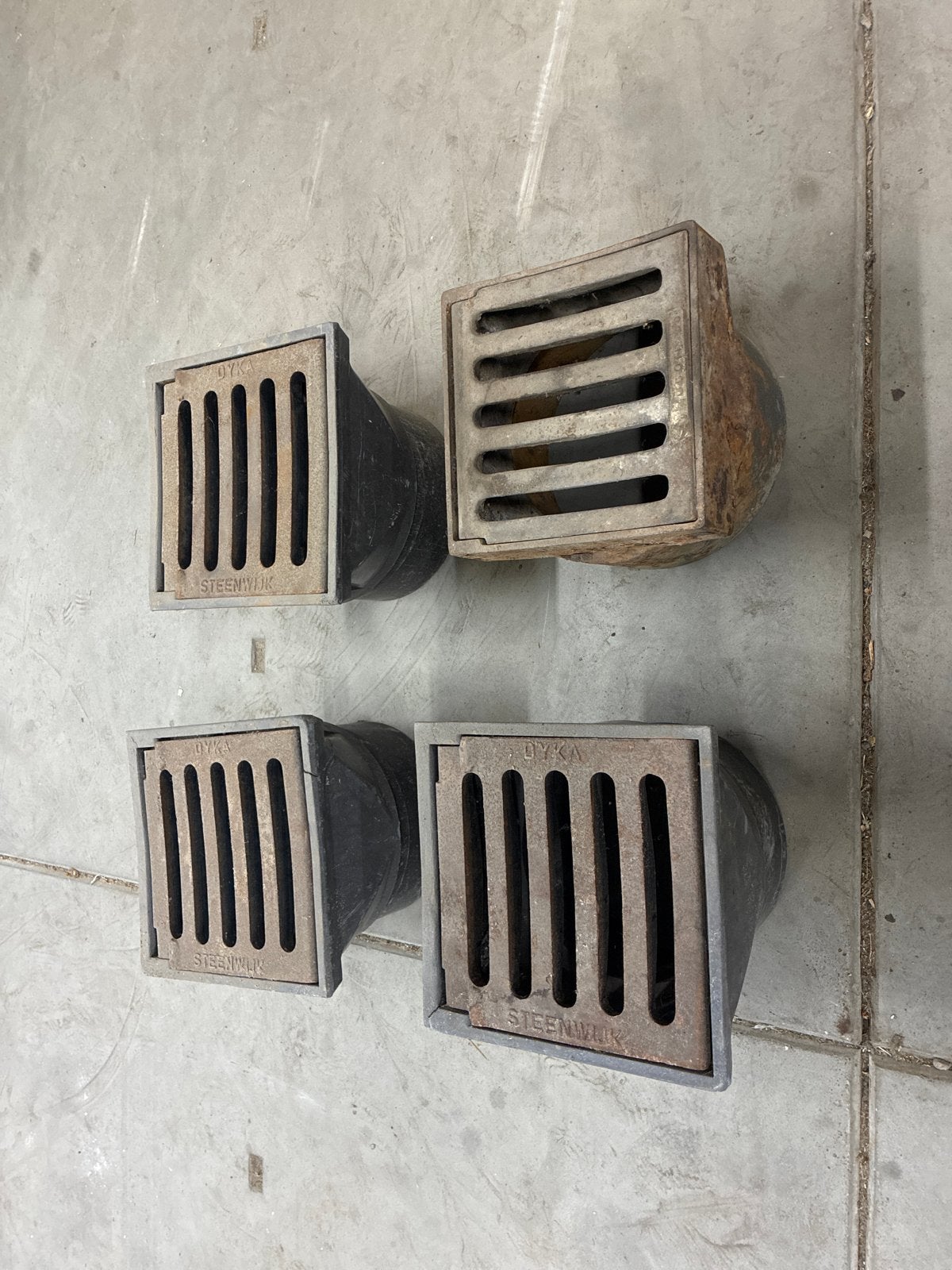 4x Dyka Steenwijk Afvoerputten - Gebruikt, Ophalen, Gebruikt, Minder dan 2 meter, 80 mm of meer