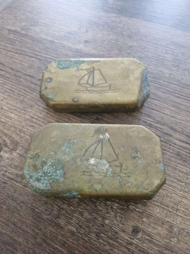 2 brocante messing bakjes met een zijlboot afbeelding., Ophalen of Verzenden